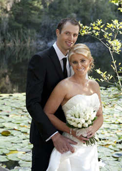 hairstyle using full bodied gentle curls to last all day during wedding